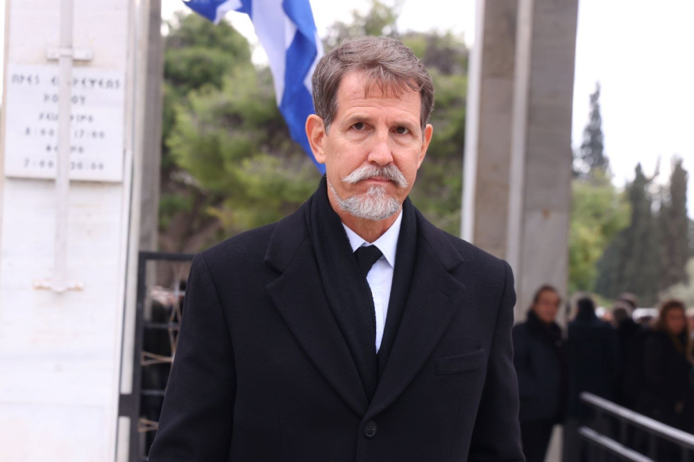 Παύλος ντε Γκρες για συνεργασία με Καρυστιανού: «Ούτε μία στο εκατομμύριο»