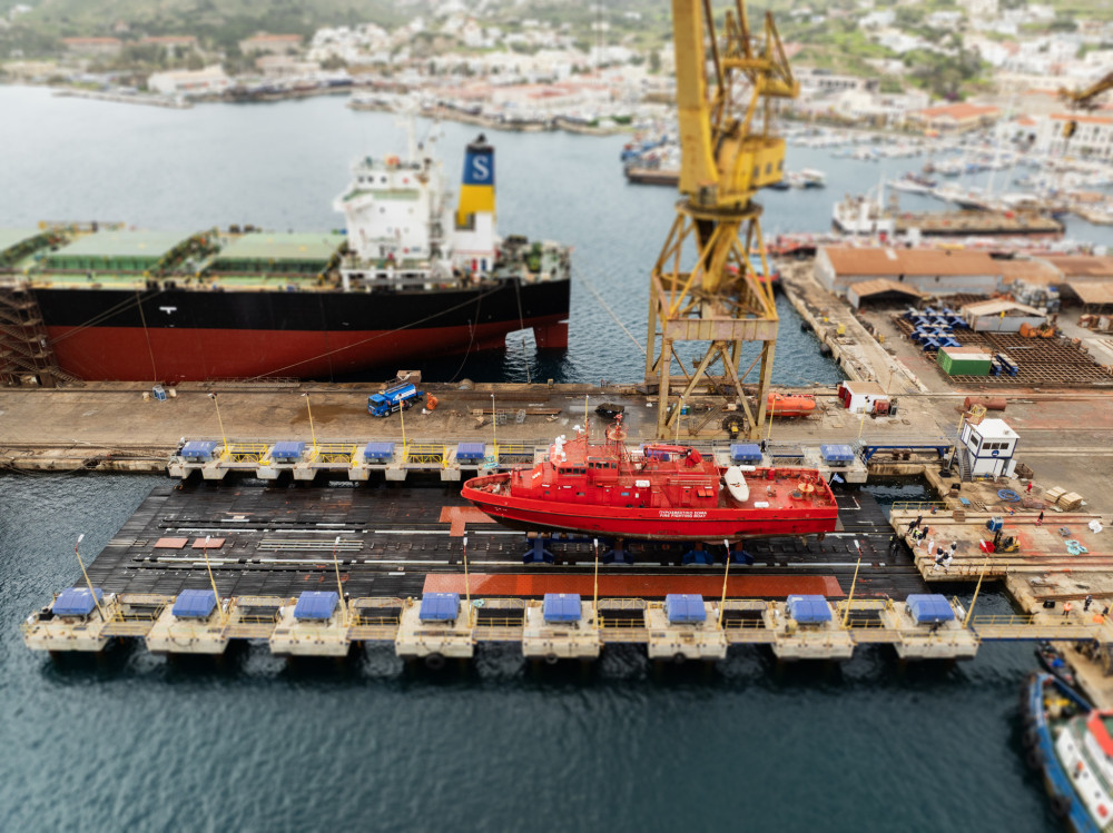 Επανέρχεται σε λειτουργία μετά από 15 χρόνια το Syncrolift στα Ναυπηγεία ΟΝΕΧ Σύρου