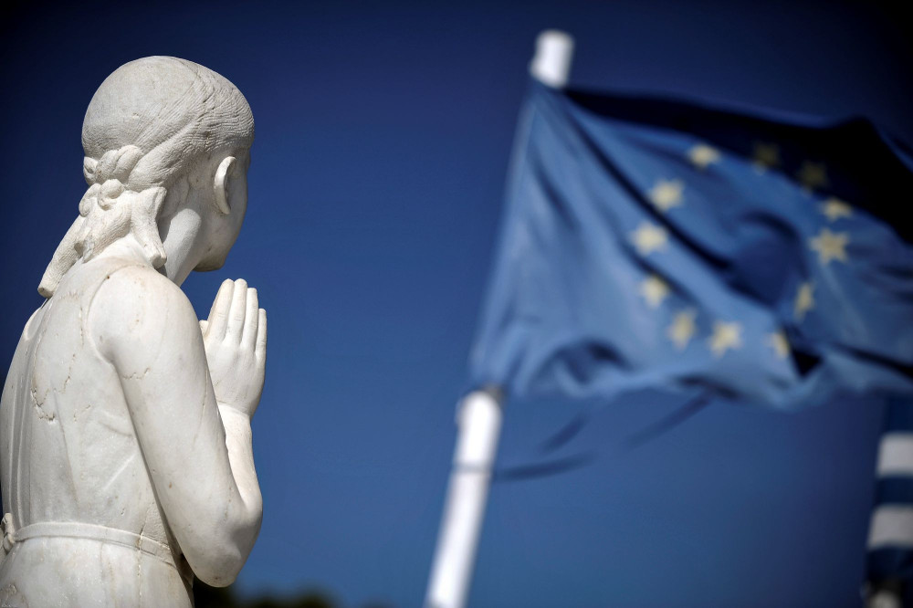 Κίνδυνο αποσταθεροποίησης στην παγκόσμια οικονομία από τους δασμούς Τραμπ βλέπει η Ευρωπαϊκή Επιτροπή