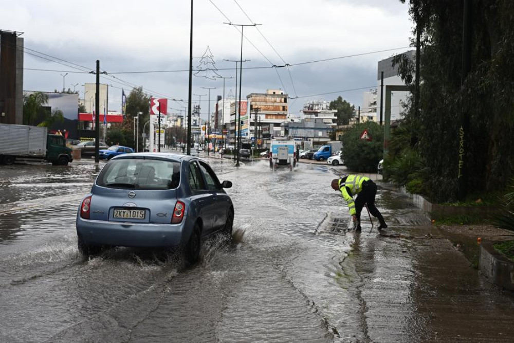 Νέο έκτακτο δελτίο επιδείνωσης καιρού με καταιγίδες και θυελλώδεις ανέμους - Πορτοκαλί προειδοποίηση για 5 περιοχές