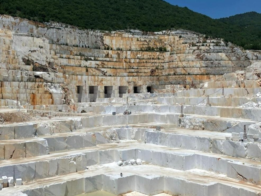 Μάρμαρα Παυλίδη: κακουργηματικές διώξεις για απάτη κατ’ εξακολούθηση