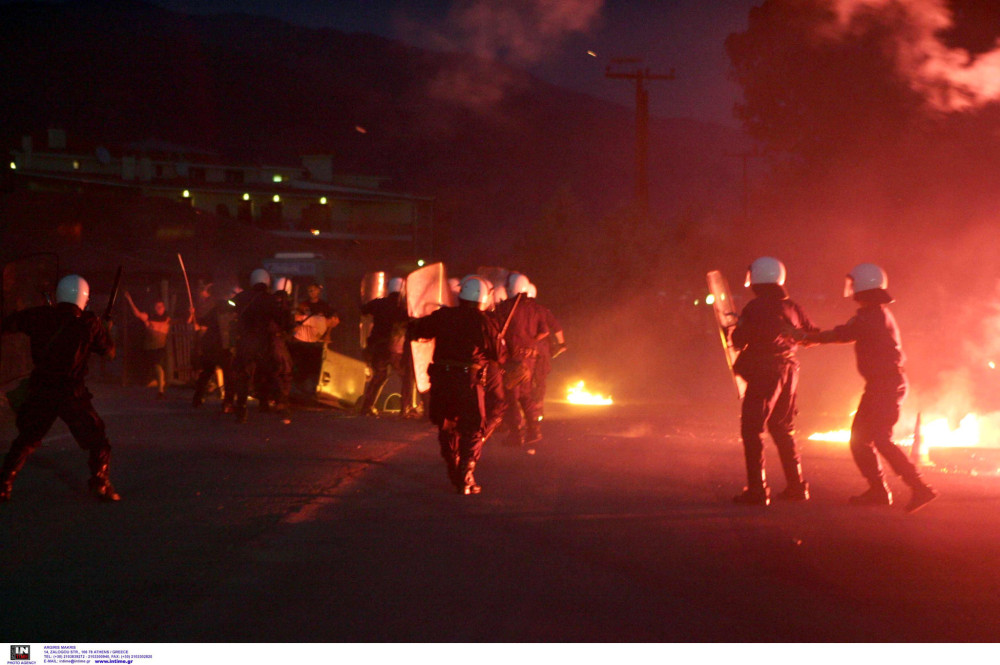 Θεσσαλονίκη: επεισόδια στο ΑΠΘ με μολότοφ εναντίον των ΜΑΤ και δεκάδες προσαγωγές (video)