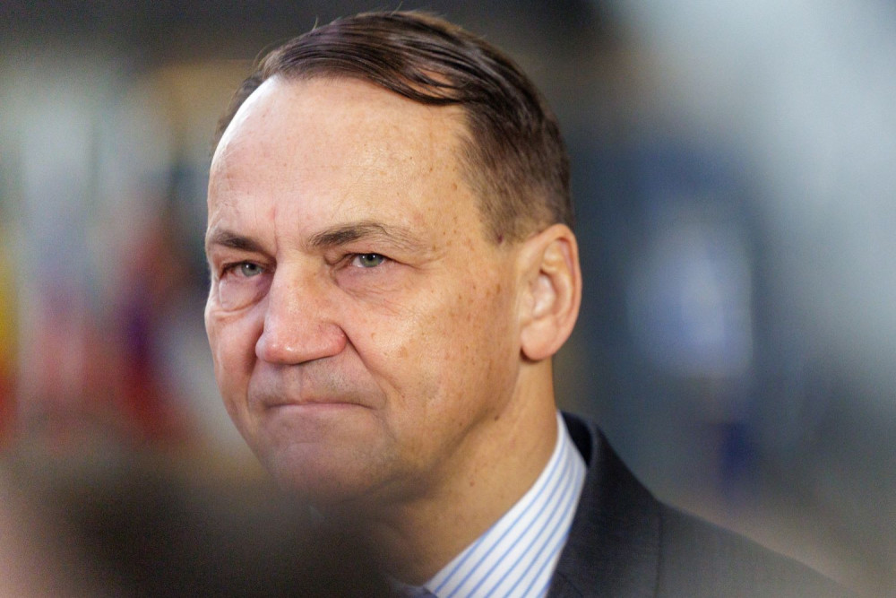 Πολωνός ΥΠΕΞ : «Σοκαριστική» η στάση της Ουγγαρίας απέναντι στην Ουκρανία