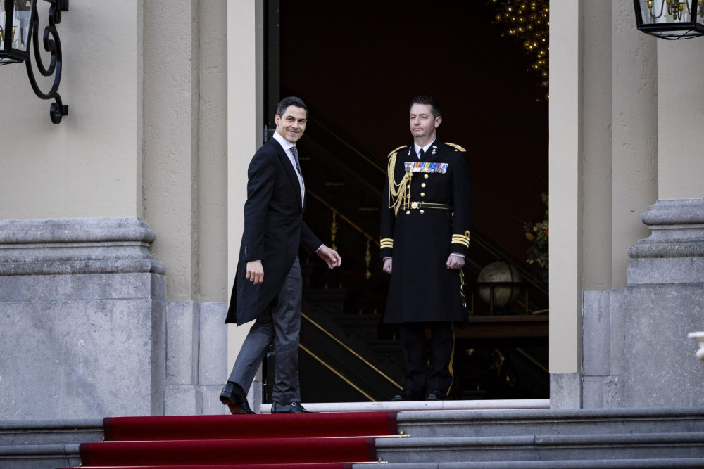 Ολλανδία: ορκίσθηκε η νέα κυβέρνηση υπό τον κεντρώο Ρομπ Γέτεν