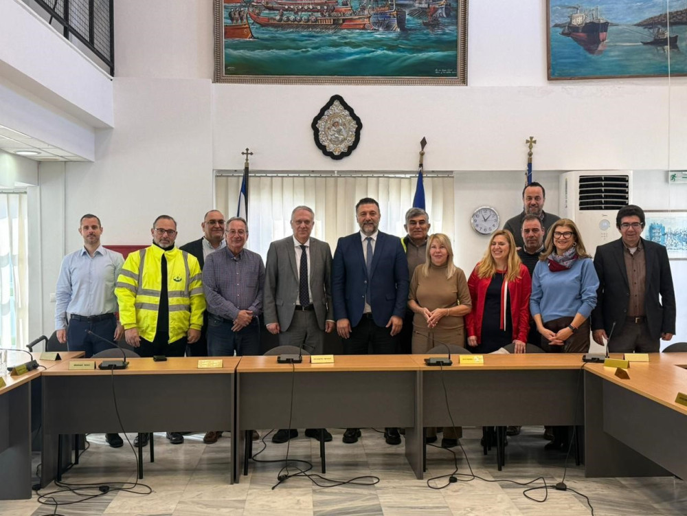 Τάκης Θεοδωρικάκος: συναντήθηκε με τον δήμαρχο Π. Φαλήρου για το υπόγειο πάρκινγκ στο Πάρκο Φλοίσβου