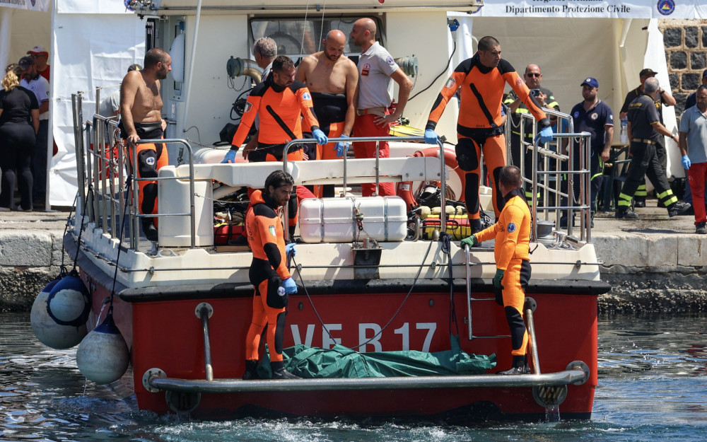 Ιταλία: ναυάγιο ανοικτά της Λαμπεντούζα - Διασώθηκαν 64 άτομα, αγνοείται παιδί 2 ετών