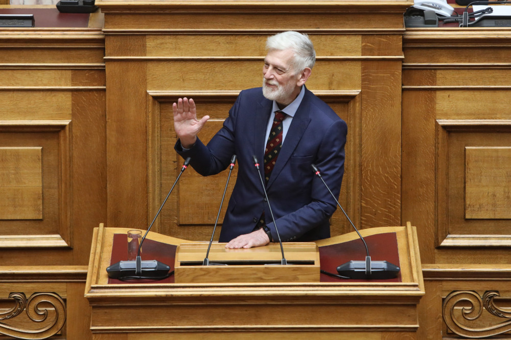 Γιάννης Λοβέρδος: Κρίσιμη κατάσταση για 1.500 Έλληνες στα ΗΑΕ - Εξαρτάται από το άνοιγμα του εναέριου χώρου