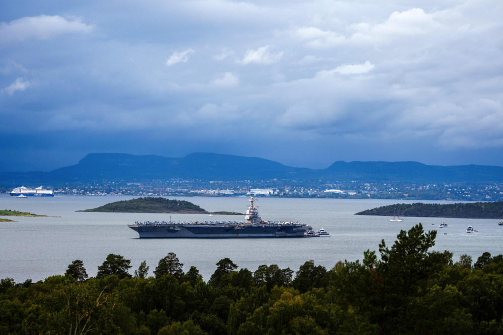 Παγκόσμιος συναγερμός για το Ιράν: Φόβοι για χτύπημα των ΗΠΑ και ιρανικά αντίποινα
