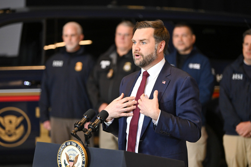 Τζέι Ντι Βανς: Ο Τραμπ επιλέγει τη διπλωματία απέναντι στο Ιράν ενώ εντείνονται οι κυρώσεις