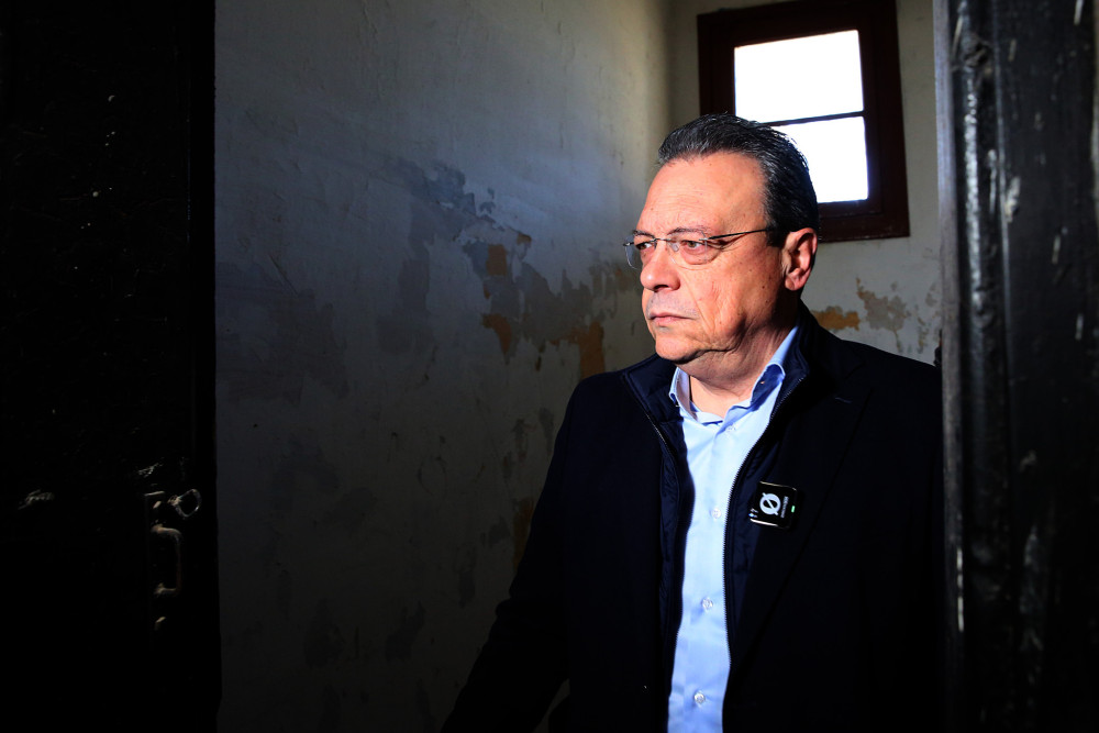 Φάμελλος σε ρητορικό παροξυσμό: Από το νομοσχέδιο στη θεωρία «καθεστώτος»