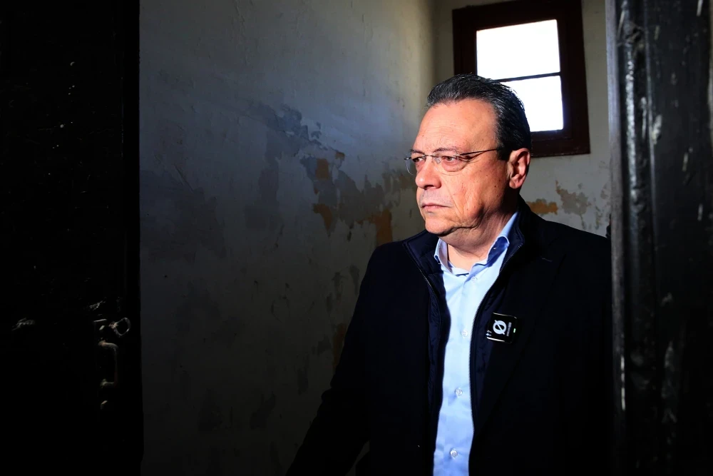 Ακόμη και τα στελέχη του ΣΥΡΙΖΑ γύρισαν την πλάτη στον Φάμελλο