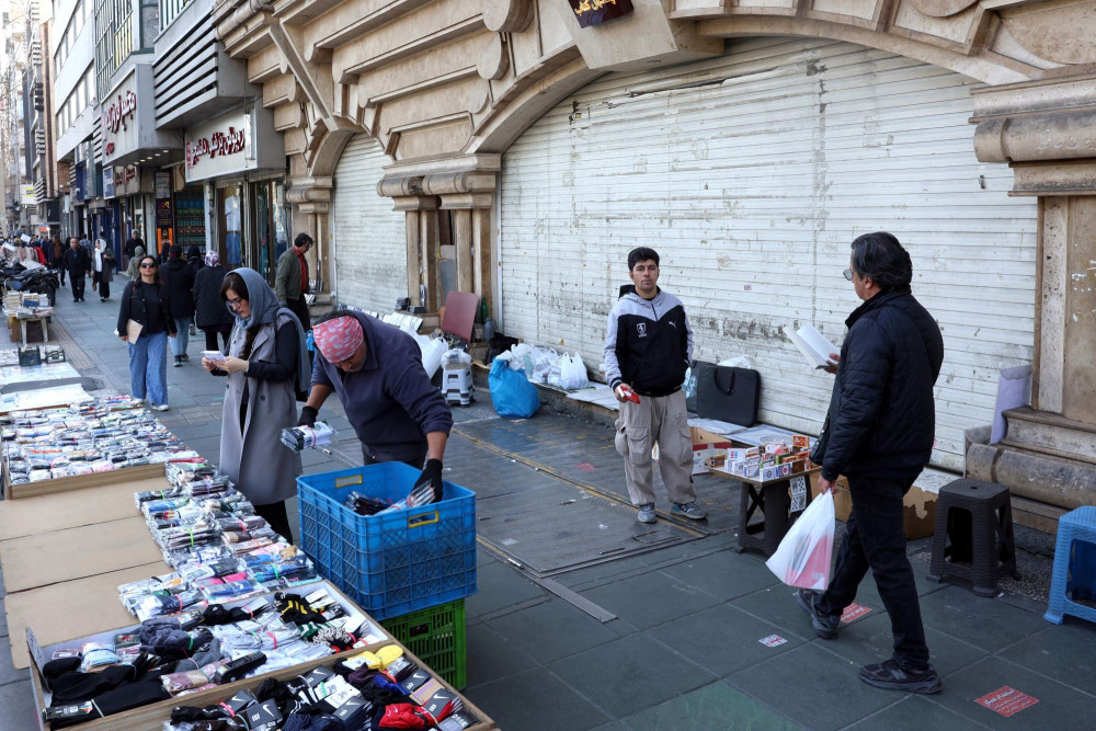 Ιράν: 4 νεκροί από τη συντριβή ελικοπτέρου του στρατού σε αγορά οπωροκηπευτικών