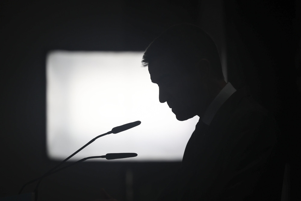 Ο Πέδρο Σάντσεθ διχάζει το… ΠΑΣΟΚ