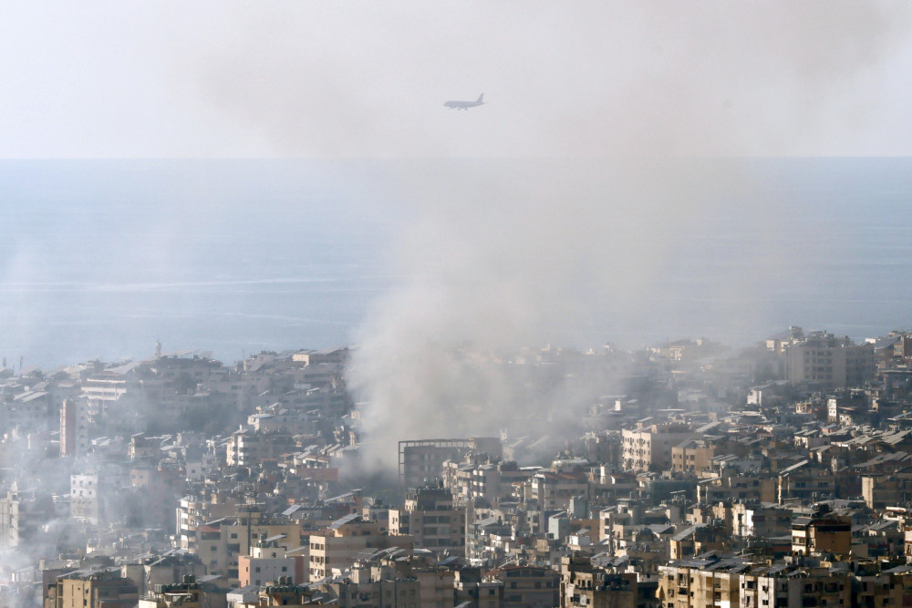 Μπαράζ ιρανικών πυραύλων στο κεντρικό Ισραήλ - Τουλάχιστον 12 τραυματίες