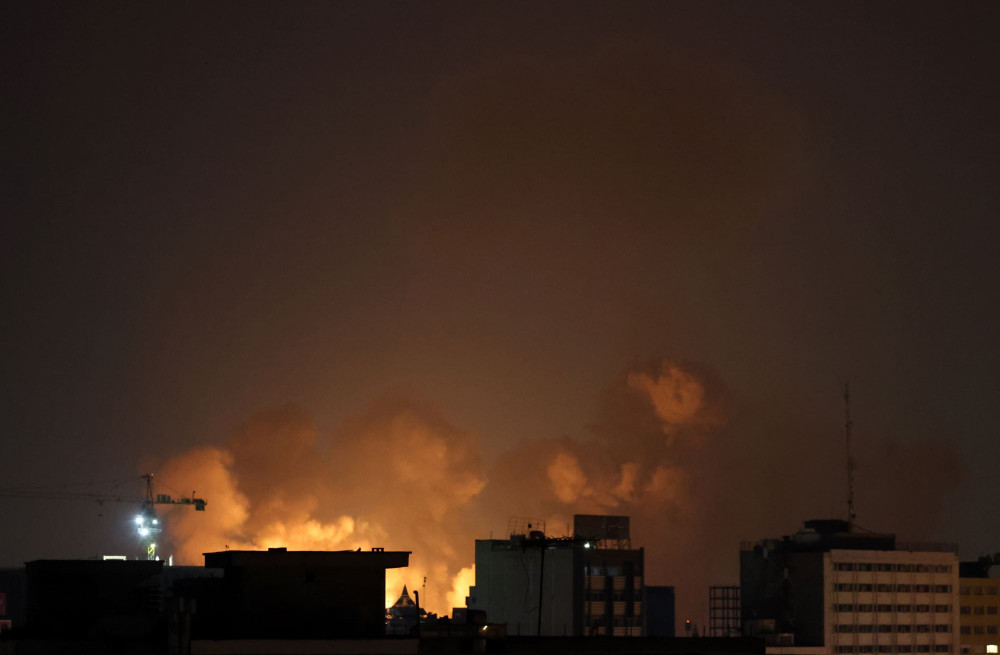 Σφοδροί βομβαρδισμοί Ισραήλ σε Τεχεράνη και Βυρητό - Ιρανικά χτυπήματα σε Τελ Αβίβ και χώρες του Κόλπου