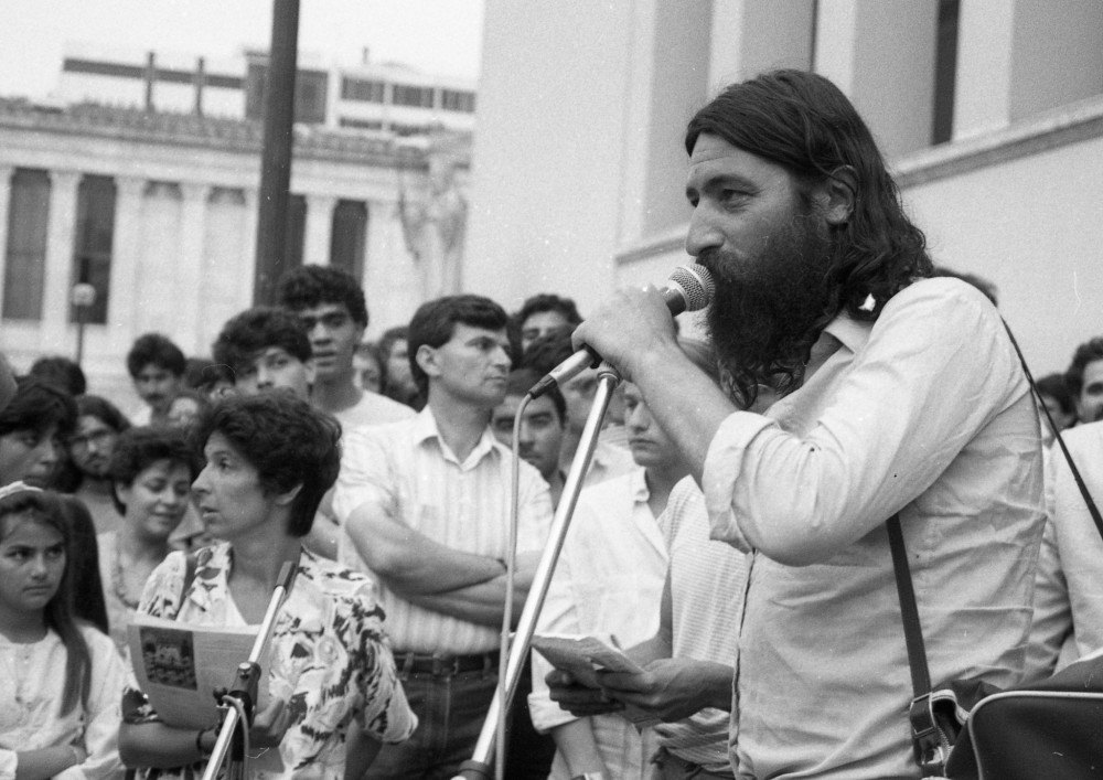 Σαν σήμερα άφησε πίσω τον σαματά και τους ανθρώπους ο «μπαγάσας» Νικόλας Άσιμος