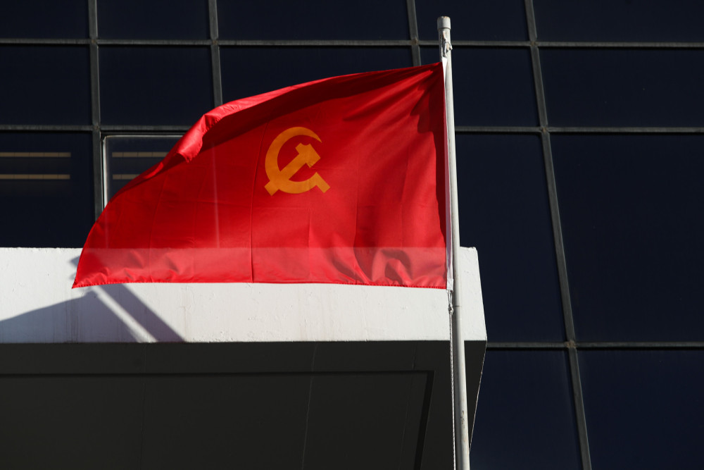 Από τον πληθωρισμό… στον ιμπεριαλισμό: το ΚΚΕ μετατρέπει την ακρίβεια σε ιδεολογικό μανιφέστο