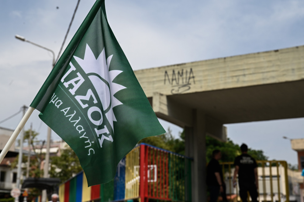 Οι «φυλές του ΠΑΣΟΚ» επιστρέφουν μέσω διαγραφών