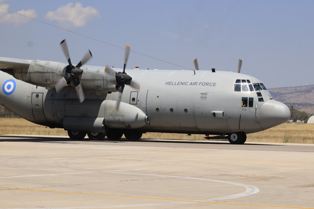 Ακόμη 90 Έλληνες επιστρέφουν με C-130 από το Άμπου Ντάμπι