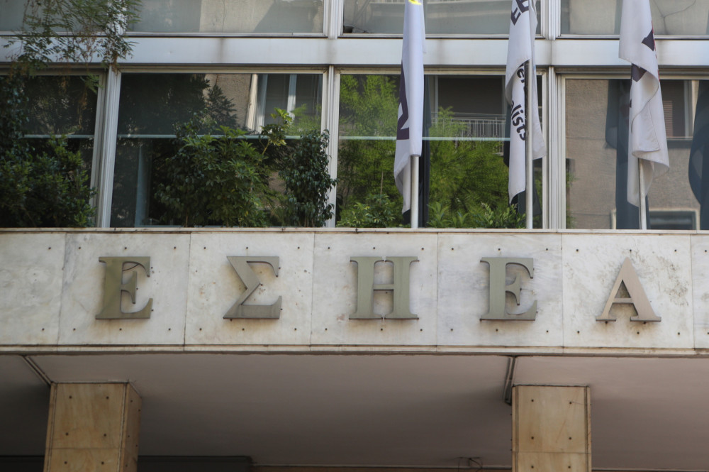 ΕΣΗΕΑ: απερίφραστη καταδίκη Βελόπουλου για την επίθεση στο «Μανιφέστο»