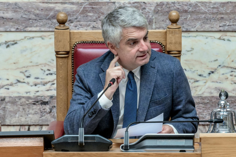 Οδυσσέας Κωνσταντινόπουλος: παραιτείται από βουλευτής μετά τη διαγραφή του, παραδίδει την έδρα στο ΠΑΣΟΚ