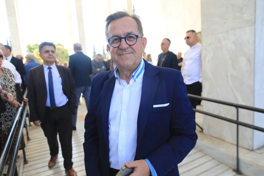 Το γραφικό κολάζ Νικολόπουλου που προκάλεσε γέλιο στα social media