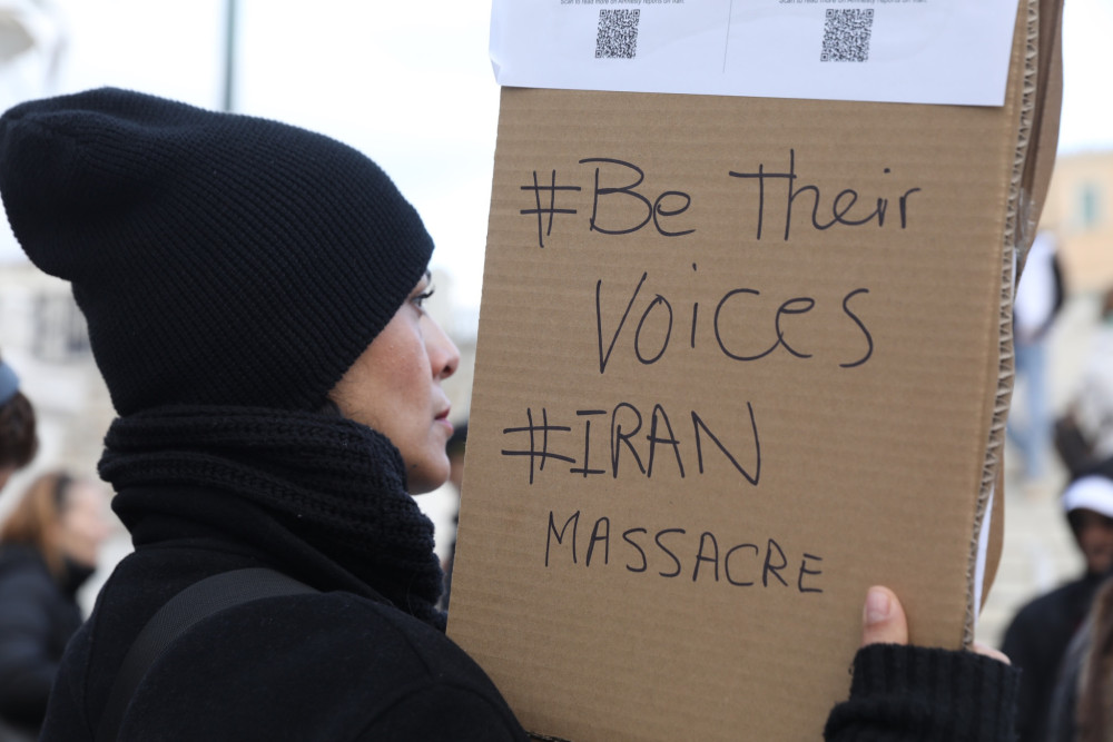 Η Αριστερά ήδη θρηνεί για τους Μουλάδες στο Ιράν και σπέρνει τον πανικό