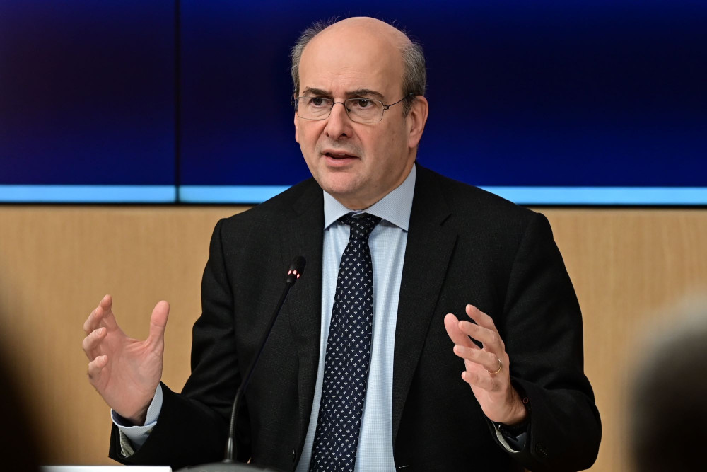 Κωστής Χατζηδάκης: Υπάρχει κυβέρνηση στον κόσμο που μπορεί να δίνει περισσότερα και δεν δίνει; (video)