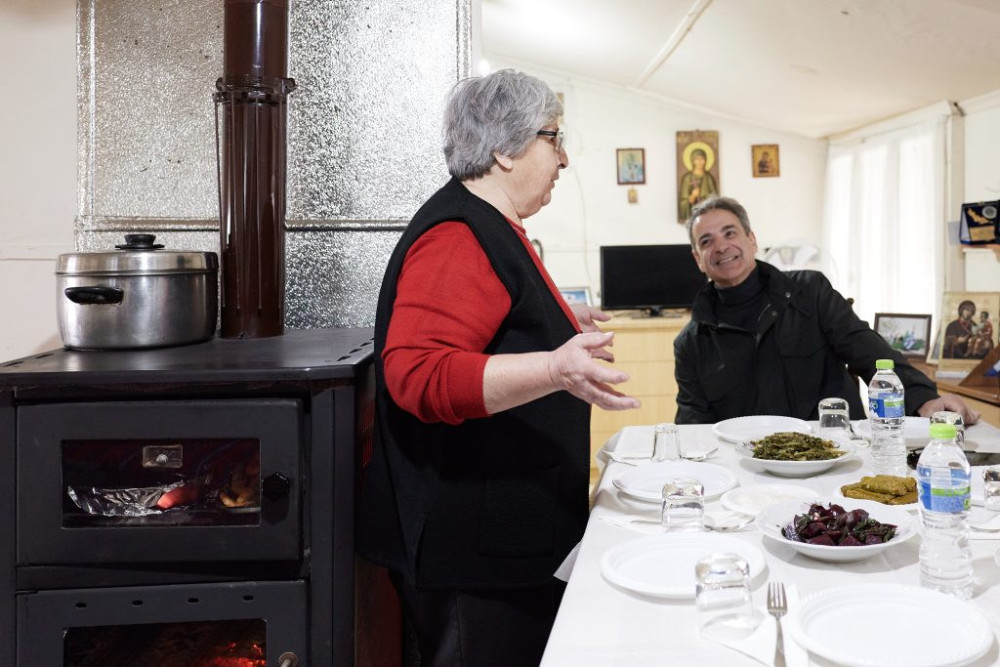 Έβρος: με την «Κυρά του Δέλτα» συναντήθηκε ο Κυριάκος Μητσοτάκης - Γευμάτισε στην καλύβα της