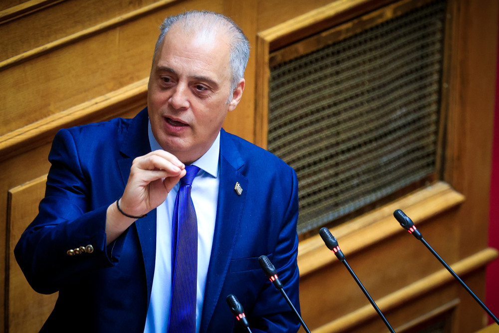 Ξαφνικά οι υπερπατριώτες είναι εναντίον του Τραμπ