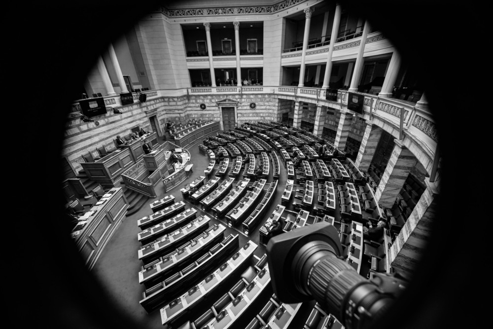Βουλή: Στήριξη με επιφυλάξεις από ΣΥΡΙΖΑ και ΠΑΣΟΚ για Κύπρο - Το ΚΚΕ σε πλήρη άρνηση