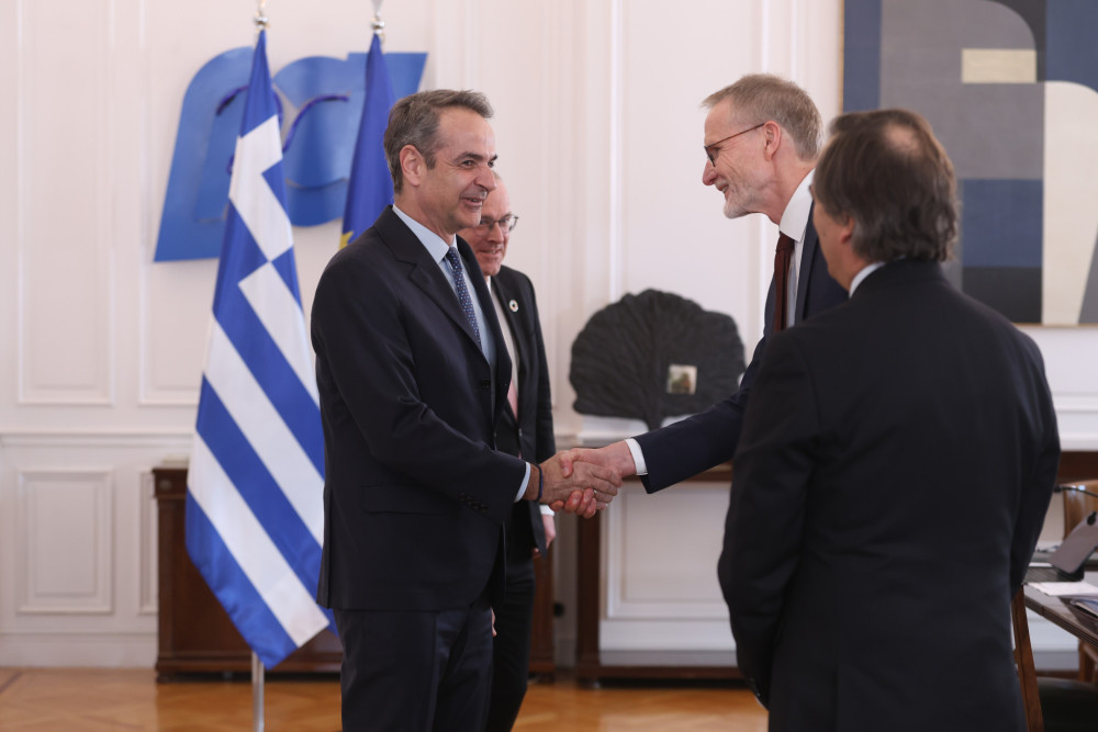 Συνάντηση του Κυριάκου Μητσοτάκη με τον περιφερειακό διευθυντή Ευρώπης του ΠΟΥ Hans Kluge