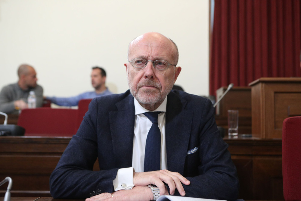 Δημήτρης Βαρτζόπουλος στο «Μανιφέστο»: Η προστασία της υγείας των νέων στόχος της απαγόρευσης των social