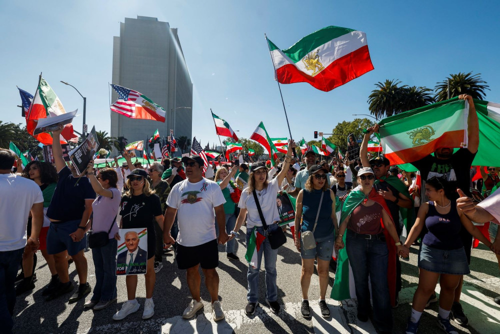 Οδηγίες της ελληνικής πρεσβείας στα ΗΑΕ: Μείνετε στα σπίτια σας ή σε ασφαλή σημεία