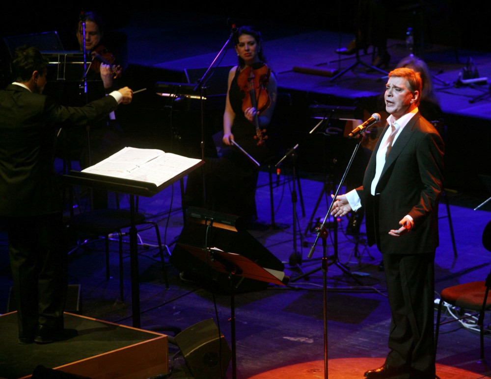 Έφυγε σε ηλικία 87 ετών ο σπουδαίος showman Γιώργος Μαρίνος