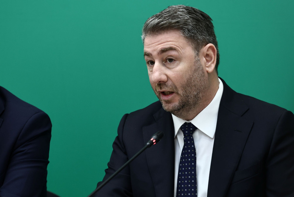 Ο Ανδρουλάκης «βρήκε» τα… μαγκάλια του Τσίπρα: λαϊκισμός και καταστροφολογία χωρίς τέλος