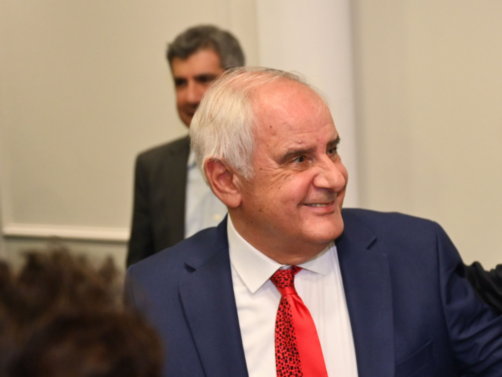 «Τα αδημοσίευτα» του Νίκου Χασαπόπουλου έγιναν βιβλίο - Μισός αιώνας ρεπορτάζ, ολόκληρη ζωή στο χαρτί