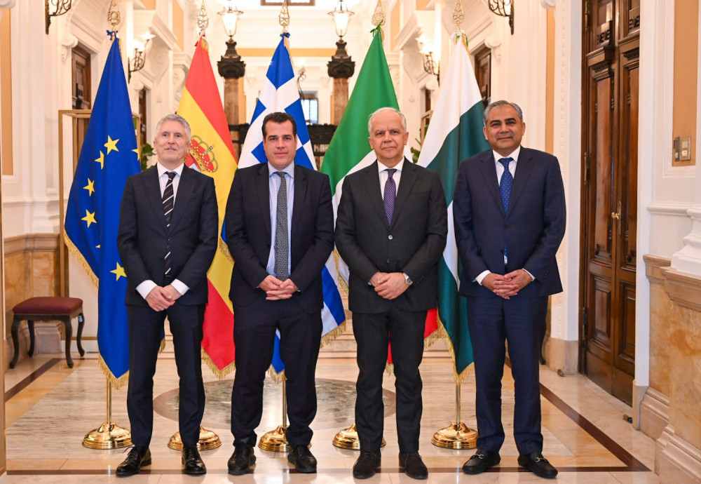 Θάνος Πλεύρης από Ρώμη: Παράνομη είσοδος στη χώρα, οδηγεί σε κράτηση, απόρριψη και επιστροφή