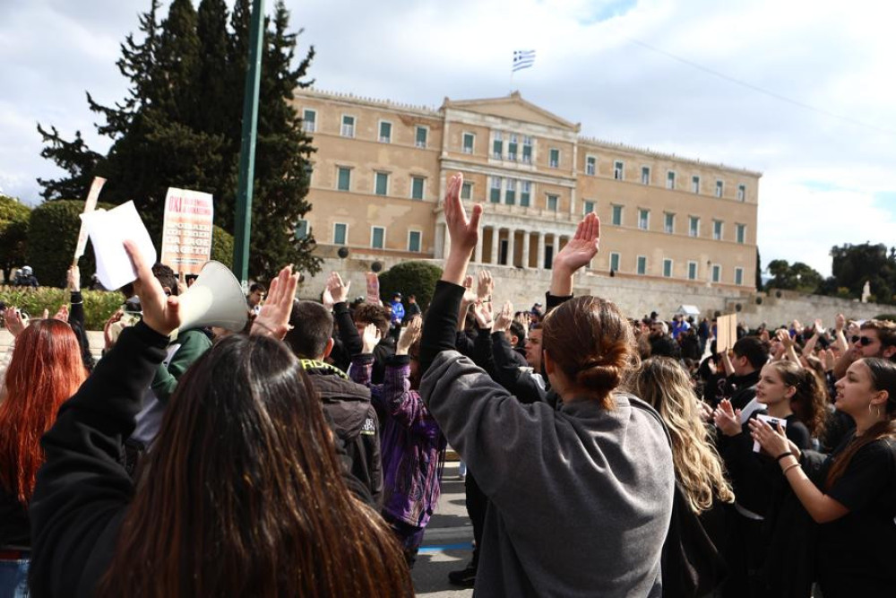 Τρία χρόνια από την τραγωδία στα Τέμπη: κινητοποιήσεις σε όλη την Ελλάδα - Ποιοι συμμετέχουν στην απεργία και τι ισχύει για τα ΜΜΜ