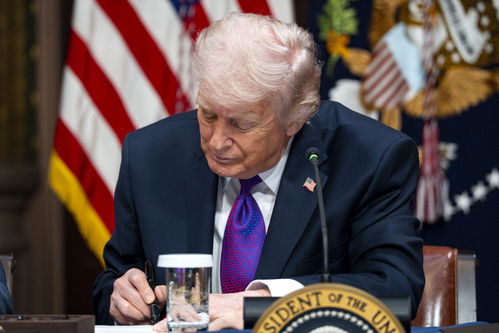 Κλιμακώνεται η αντιπαράθεση ΗΠΑ-Ιράν: ο Τραμπ δηλώνει ότι θέλει να έχει λόγο στον επόμενο ανώτατο ηγέτη της Τεχεράνης