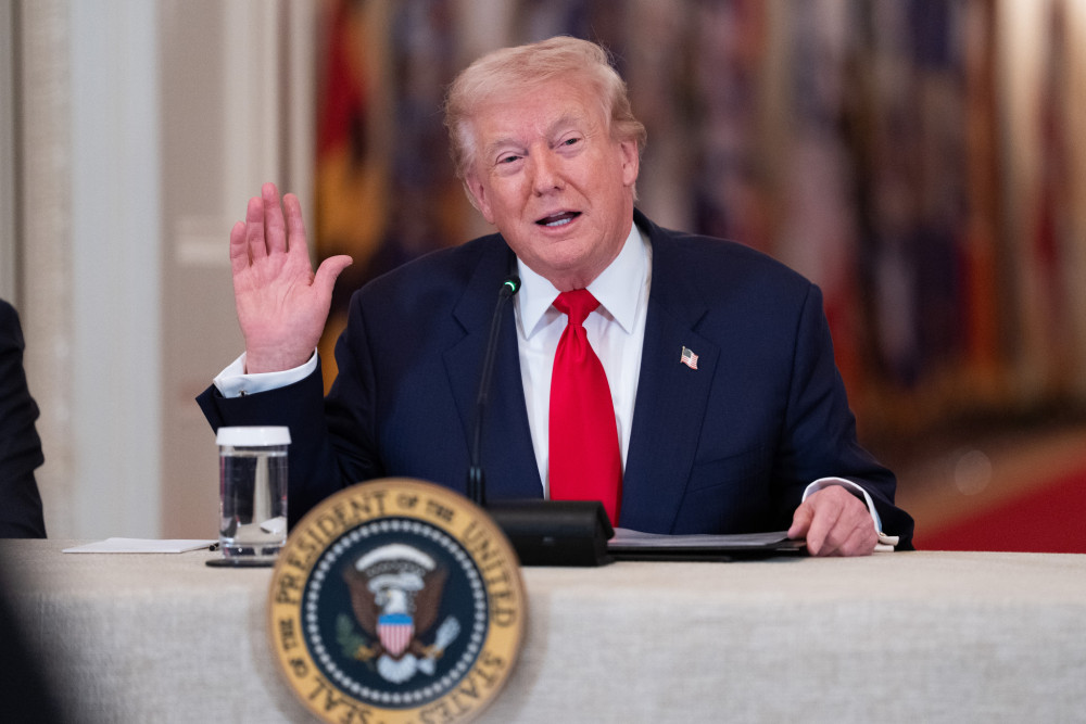 Ντόναλντ Τραμπ: Σήμερα το Ιράν θα χτυπηθεί πολύ σκληρά - Νέες απειλές για ευρεία επίθεση