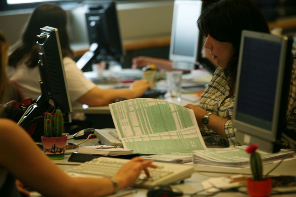 Φορολογικές δηλώσεις: παράταση έως 15 Μαΐου για την έκπτωση φόρου 4%