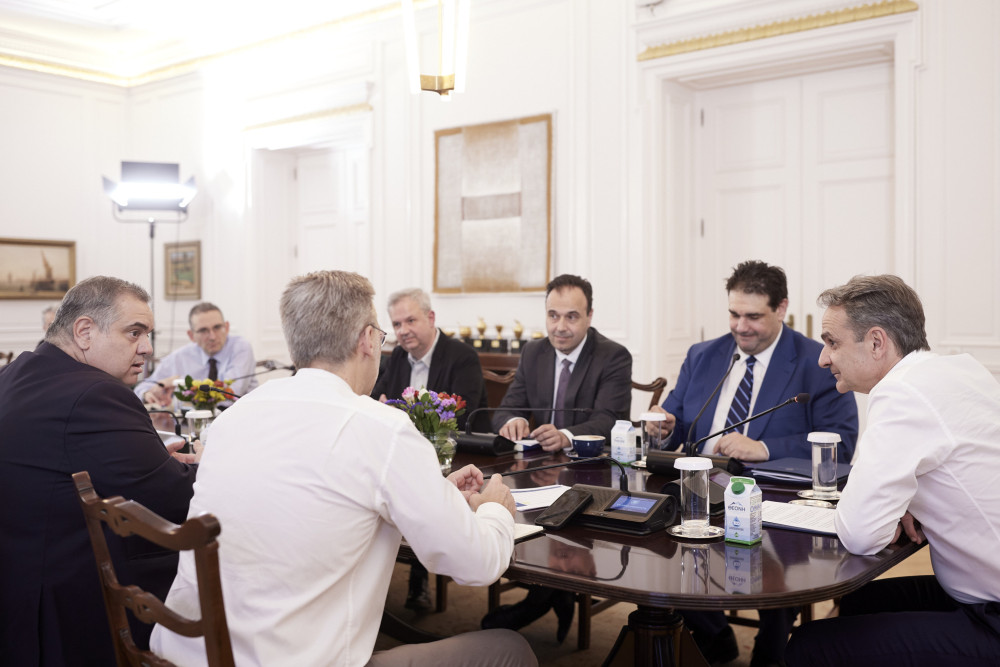 Σύσκεψη υπό τον Κυριάκο Μητσοτάκη για την παρουσίαση του νέου κόμβου Παρακολούθησης Επιδόσεων Τοπικής Αυτοδιοίκησης