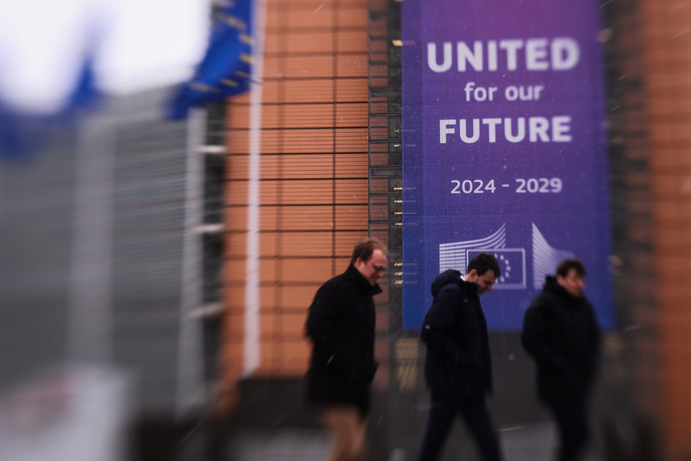 Πόλεμος στο Ιράν: πώς η πολιτική ταυτότητα διχάζει τους Ευρωπαίους - Τι αποκαλύπτει η έρευνα της Ipsos (video)