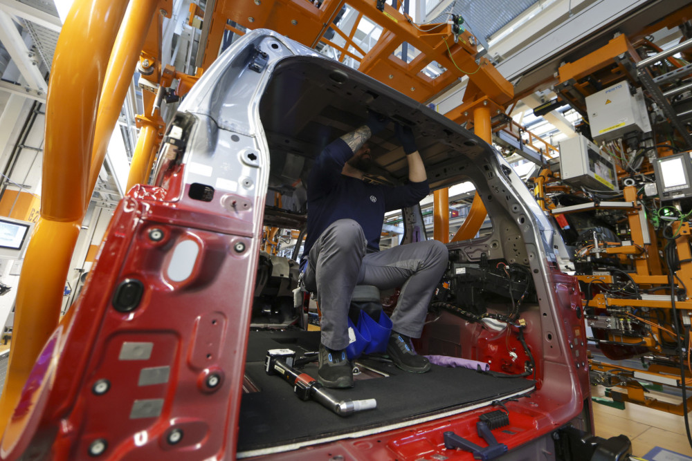 Ευρωπαϊκή αγορά αυτοκινήτου: Πώς η ενεργειακή κρίση και ο πόλεμος στο Ιράν αναδιαμορφώνουν τις επιλογές των Ευρωπαίων