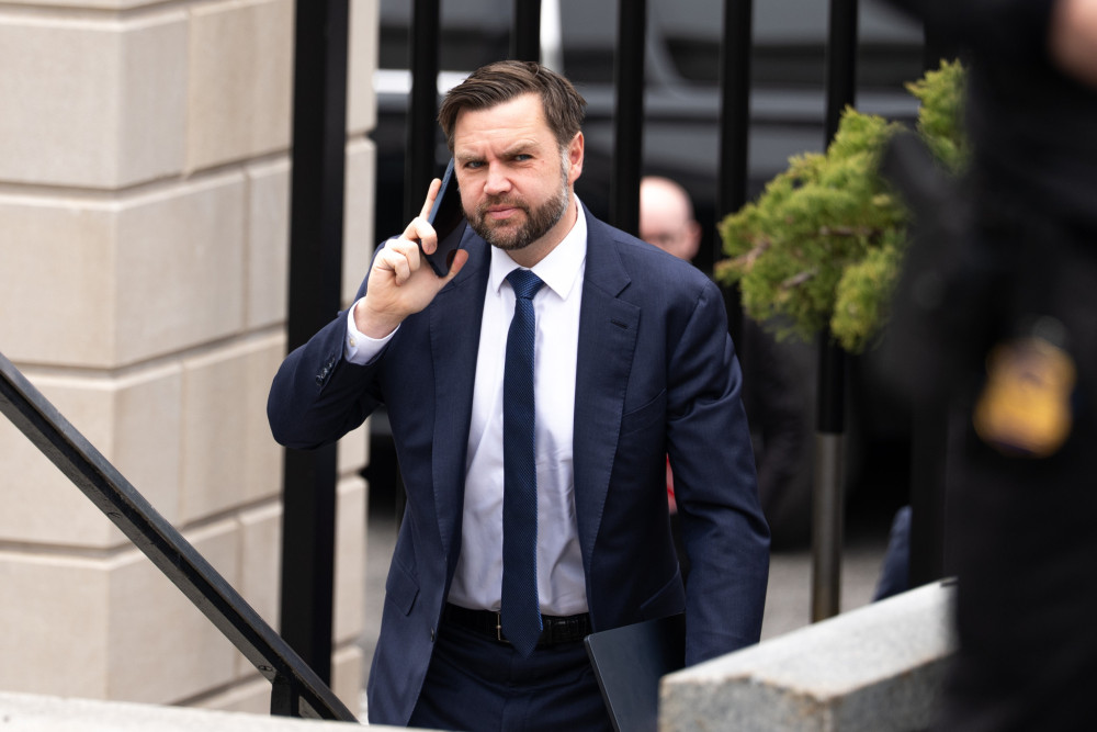 Ο Τζέι Ντι Βανς στο «τιμόνι» των διαπραγματεύσεων ΗΠΑ-Ιράν