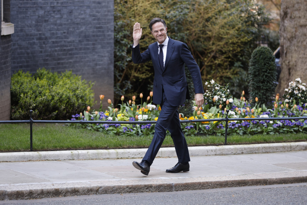 Μαρκ Ρούτε: Το ΝΑΤΟ αναζητά λύση για το άνοιγμα των Στενών του Ορμούζ