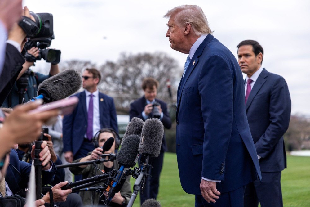 Αντίστροφη μέτρηση για το τελεσίγραφο Τραμπ να ανοίξουν τα Στενά του Ορμούζ