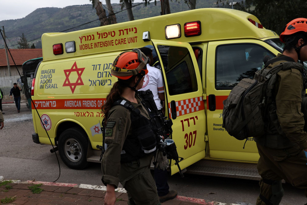 Εκρήξεις και τραυματίες στο Ισραήλ από ιρανικά πλήγματα - Θολό τοπίο για συνομιλίες