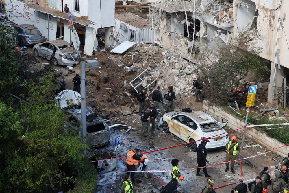 Πόλεμος στη Μέση Ανατολή: συνεχείς εκατέρωθεν βομβαρδισμοί - Οι όροι Τραμπ στο Ιράν